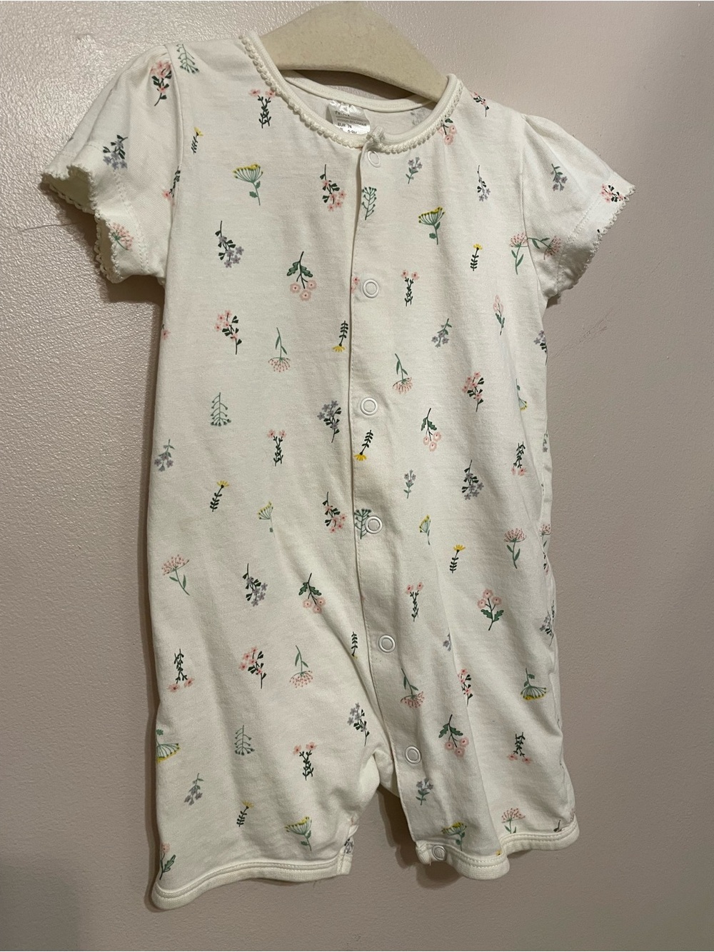 H&M Baby 100% Organic Cotton Floral Print One-Piece Romper in Cream